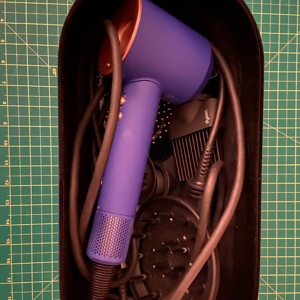 Special Edition Dyson Supersonic™ hair dryer (Vinca blue/Rosé)
